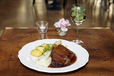 Das Restaurant HEINRICH interpretiert den klassischen Sonntagsbraten neu