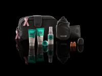 Qatar Airways bietet Limited Edition Amenity Kits zur Unterstützung des Brustkrebsaufklärung-Monats an