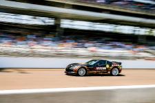 Premiere bei den Indy 500: Paravan-System lässt 650 PS-Boliden per Kopfbewegung lenken und per Atemzug bremsen.