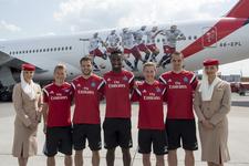 Emirates lackiert 33 Flugzeuge in 12 Monaten neu: Zeitraffervideo zeigt Neubemalung einer A380