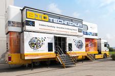 Biotechnologie zum Anfassen in Wiesbaden: An der Martin-Niemöller-Schule lädt das mobile BIOTechnikum ins Labor ein