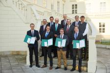 Nachwuchsforscher mit Liebe zum Detail erhalten Technologiepreis der ProWood Stiftung