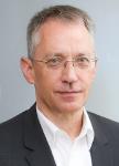 Im Amt bestätigt: Dr. Peter Müller weitere drei Jahre Vorstandsvorsitzender der Stiftung Gesundheit