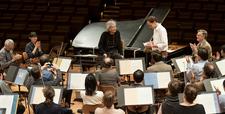 Berliner Philharmoniker verleihen Ehrenmitgliedschaft an Seiji Ozawa