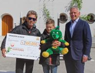 FTI übergibt 100.000 Euro Spende an Peter Maffay