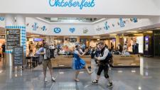 Alles weiß-blau: Frankfurt Airport feiert Oktoberfest