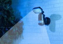VisorTech HD-IP-Kamera m. LED-Flutlicht, 8 W, Bewegungsverfolgung, SD-Aufzeichnung, App