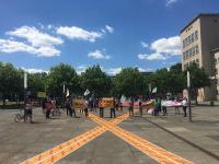 Bildgewaltige Aktion vor dem sächsischen Landtag: Bündnis fordert "Keine Kohle für die Kohle, alle Dörfer bleiben!"