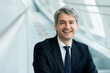 Benedikt Schell wird neuer Vorstandsvorsitzender der Mercedes-Benz Bank AG