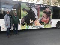 Mit Buswerbung zeigen heimische Bauern im Paderborner Stadtbild Präsenz