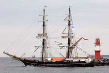 Windjammer wechselt in Rostock Hauptmaschine