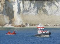 Seenotretter holen verletzte Frau von Rügens Steilklippe