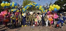 Europa-Park feiert den 100 millionsten Besucher und wird als erster europäischer Freizeitpark mit dem "Golden Ticket Award" als bester Park der Welt ausgezeichnet