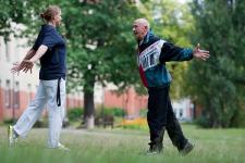 Parkinson-Krankheit: Bewegung ist die reinste Medizin - aktivierende Therapien zeigen Wirkung