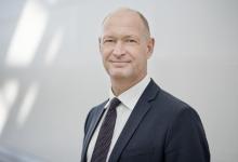 FMG ab kommendem Jahr unter neuer Führung: Designierter Flughafenchef Jost Lammers von Finanzminister Albert Füracker vorgestellt