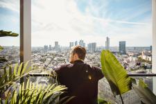 Sebastian Herkner richtet erstmals komplettes Apartment im One Forty West ein