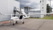 Elektroflugzeug auf Weltrekordflug mit Zwischenstopp am Flughafen Karlsruhe / Baden-Baden (FKB)