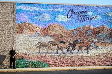 Travel Oregon bringt Farbe an die Wand