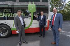 HCR stellt ersten Elektrobus vor