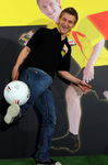 "Nur Pattex klebt besser, als der Ball an meinem Fuß"