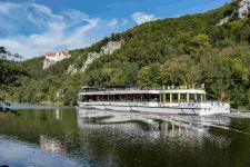 Im "schwimmenden Felsenkeller" zur ältesten Klosterbrauerei der Welt