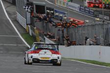 West Surrey Racing und BMW feiern Titel in der BTCC - Siege für Augusto Farfus und die BMW Motorsport Junioren