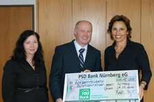 PSD Bank übergibt 15.000 Euro-Scheck an "Bündnis für Kinder.Gegen Gewalt"