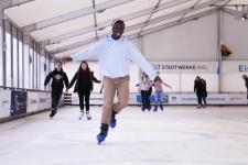 Stadtwerke Eisfestival auch am neuen Standort weiter auf Rekordkurs