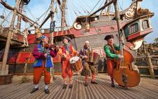 Großer Auftritt der Piraten und Prinzessinnen in Disneyland Paris