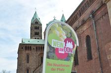 Mit Bus und Bahn zu »Wein am Dom - Das Weinforum der Pfalz«