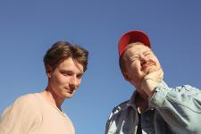 Das Britpop-Duo Her's veröffentlicht neue Single "Harvey"