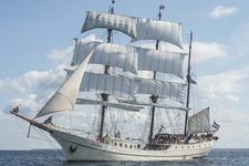 Open-Ship und maritimer Adventsbrunch im Stadthafen