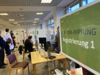Dank und Anerkennung durch die Ministerin: Brandenburgs Gesundheitsministerin Ursula Nonnemacher zu Besuch auf Covid-Stationen im CTK