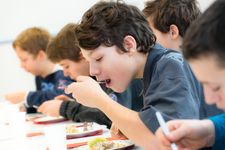 Gerichte für das Vital-Menü stehen