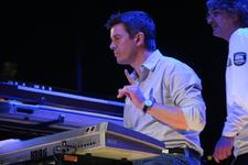 Markus Lanz spielt Keyboard bei Pur