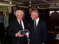 Ehrenpreis der Deutschen Seemannsmission an Kapitän H.-W. Jannsen, Reeder aus Elsfleth verliehen