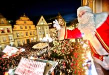 Weihnachtszauber mit Schlittschuhlauf