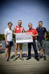SWG spenden Schwimmwesten für Nachwuchsruderer