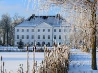 Winter Wonderland: Märchenhafte Weihnachtsfeiern im idyllischen Hotel schlossgut gross schwansee