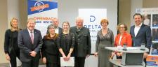 Absolventen erhalten Abschlusszeugnisse im Delta Hotel by Marriott Frankfurt Offenbach