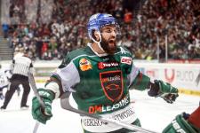Panther verlängern mit Top-Verteidiger Brady Lamb