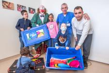 "Der alte Clown" begeisterte nierenkranke Kinder und Jugendliche im KfH-Nierenzentrum Heidelberg
