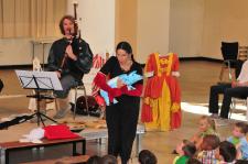 Das mini.musik Kinderkonzert "Ritterklang & Prinzessinnengesang" führt Vorschulkinder in die spannende Zeit von Mittelalter und Barock