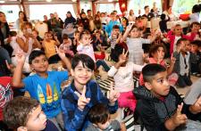 100 Kinder erleben magischen Tag auf dem Main - Achte Primus-Familienfahrt für bedürftige Frankfurter Familien