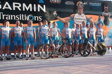 Die Fahrer des Teams Garmin-Transitions vertrauen 2010 auf POM Wonderful 100 % reinen Granatapfelsaft