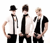 The Glam (D)