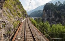 Ausblick wie ein Lokführer: Rhätische Bahn führt Steuerwagen mit Frontkamera ein