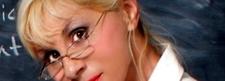 Sie macht es wirklich...Charlotte Rollberg legt sich ins Schaufenster!