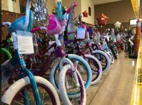 USA: Kirchengemeinde verschenkt 150 Fahrräder zu Weihnachten