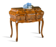 Schmuckstück made in Italy: Die Konsole aus der European Collection von SELVA